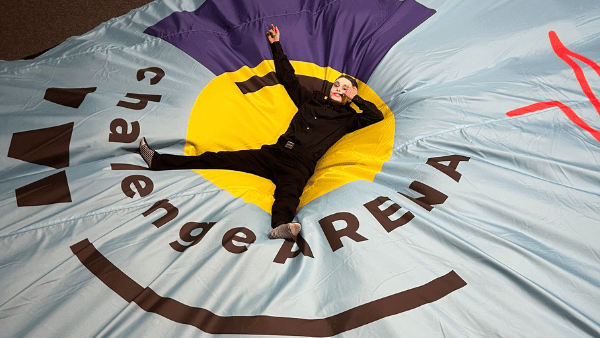 challenge arena freestyle trampolinpark mit airtrack und airbag